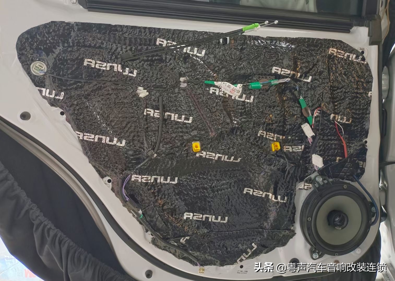 经典凯美瑞简单改装,生活需要美妙的音乐