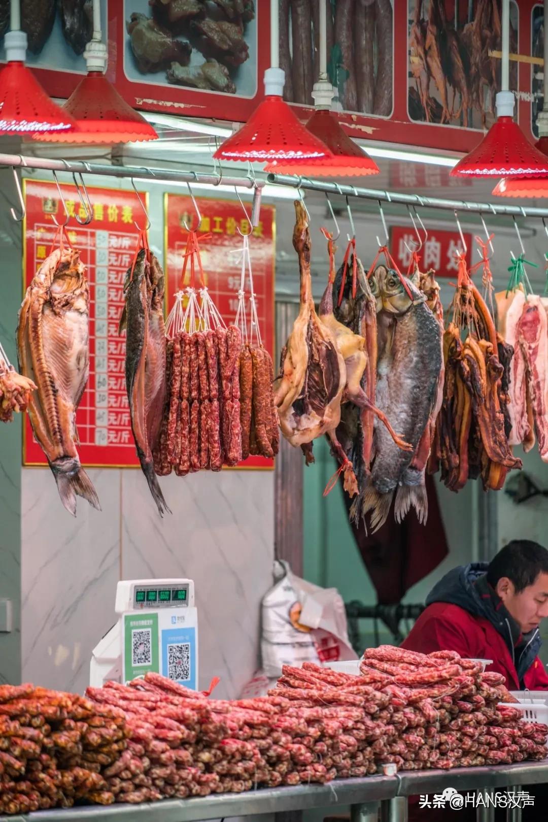 腌腊肉灌腊肠年味是不是就来了,灌香肠腌腊肉武汉冬至年味浓