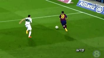 晃倒博阿滕gif恶搞,梅西晃倒博阿滕搞笑p图动画