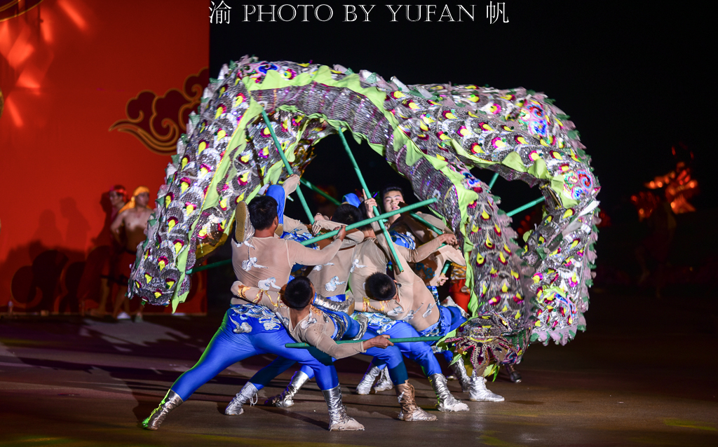 为国争光的铜梁竞技龙：蛟龙出水翻江倒海，龙翔九天扶摇腾飞