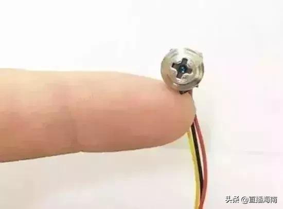 酒店被发现暗藏摄像头,情侣入住发现针孔摄像头