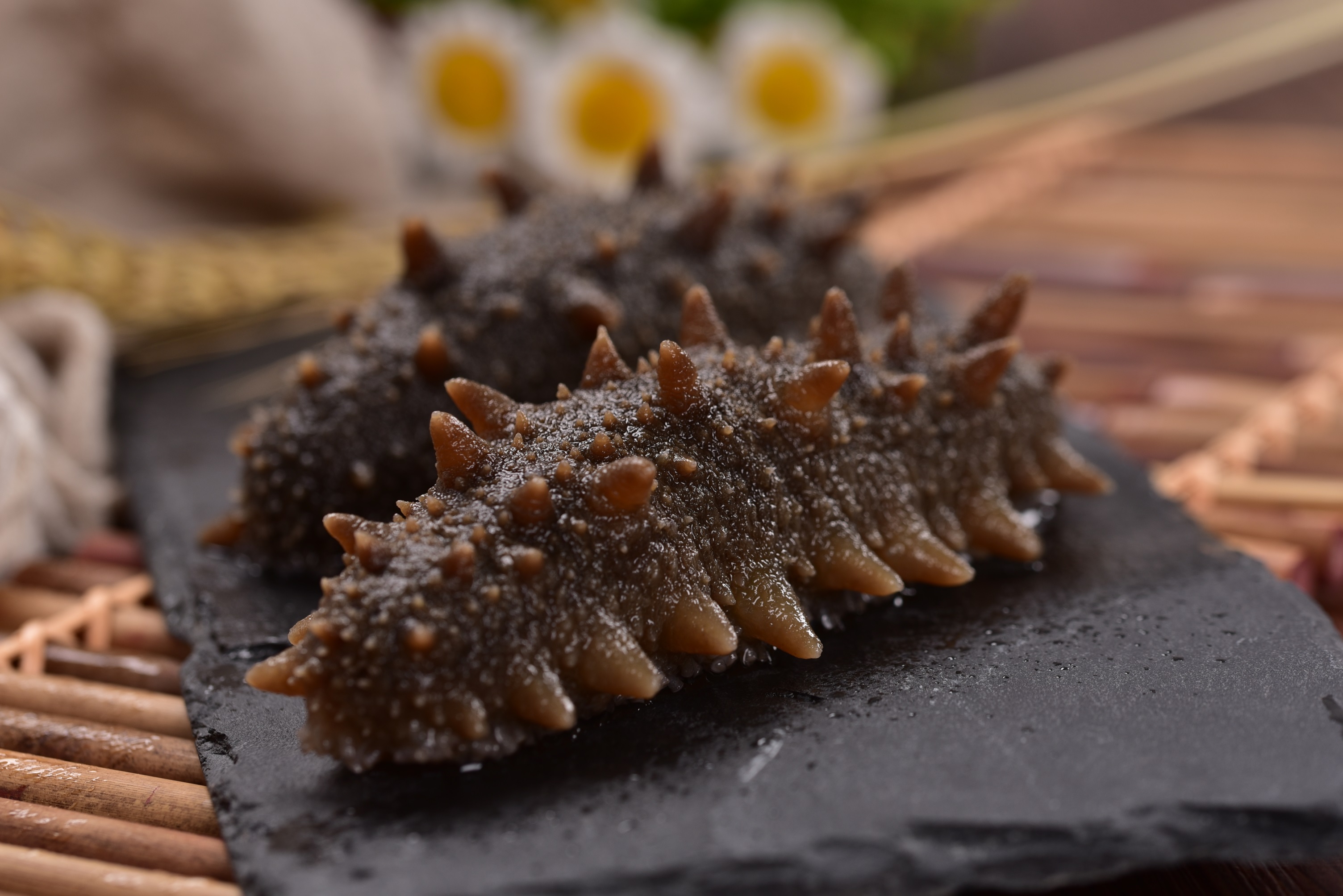 干海参泡发时掉色吗,干海参泡发后筋都掉了还能吃吗