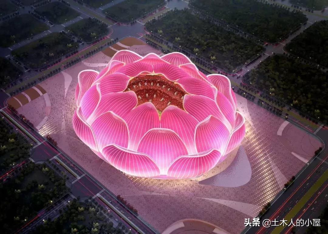 许家印造岛,许家印参观恒大足球场