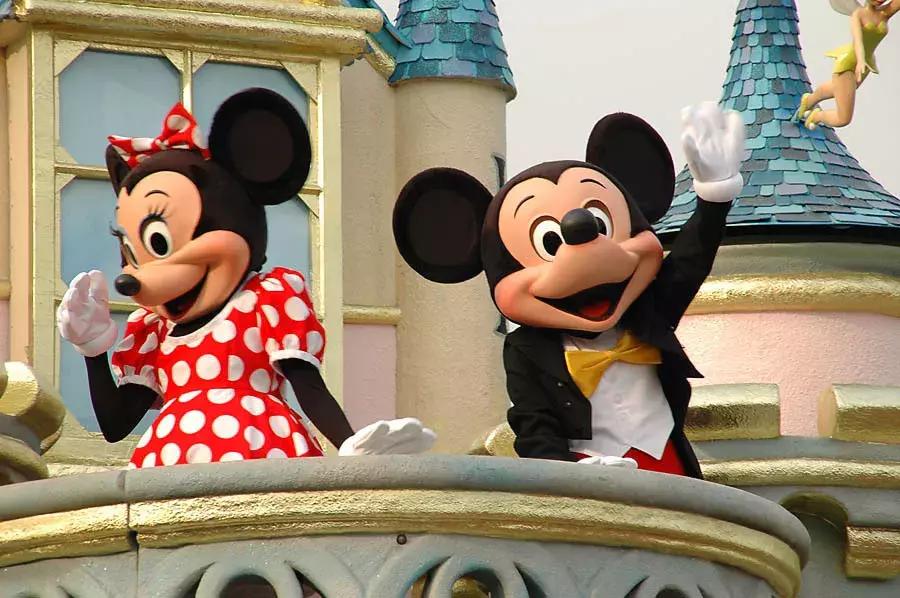 香港旅游攻略，这座中国人口最密集之城，昂贵房价让人遥不可及