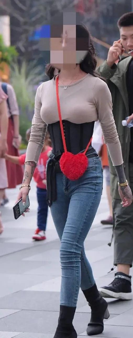 女生束腰子宫下垂,盆底肌漏尿穿收腹束腰能修复吗