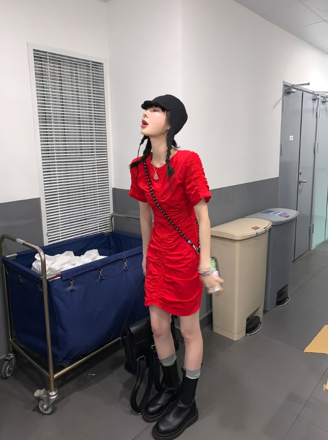 夏天裙子起静电粘身怎么处理,夏天裙子有静电是什么原因