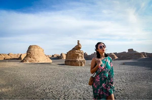 甘肃敦煌什么地方有沙金,敦煌莫高窟在甘肃的什么地方