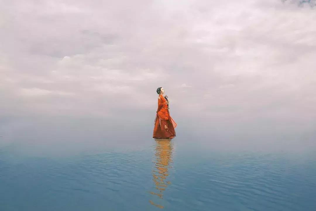 纳兰容若经典诗词20首,纳兰诗词60句深情而绝美