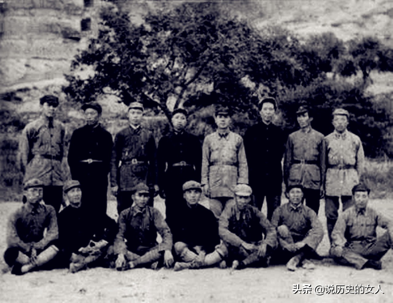 毛*东泽**说他能领兵30万，*德朱**说要给他当后勤，他死后彭德怀大怒