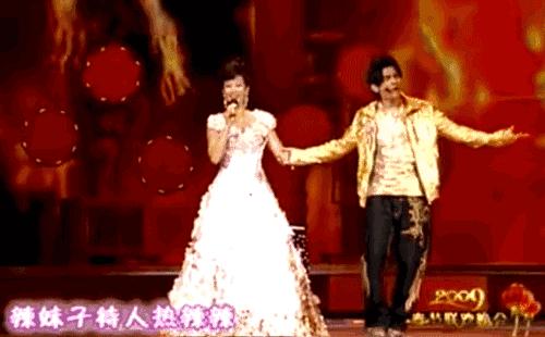 经典军旅歌曲飒爽英姿五尺枪,不会唱就别唱原视频