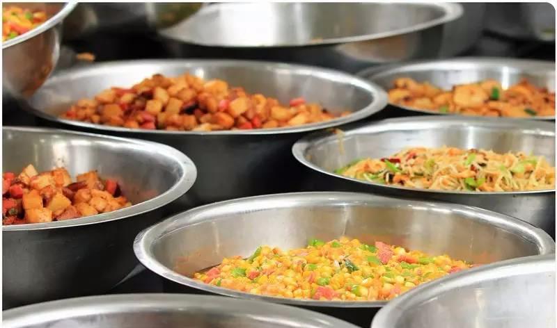 吃在“远航大酒楼”，绵阳学生的最高伙食标准