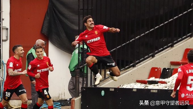 西乙武磊传射建功评分,西班牙人vs皇家马德里武磊中门柱