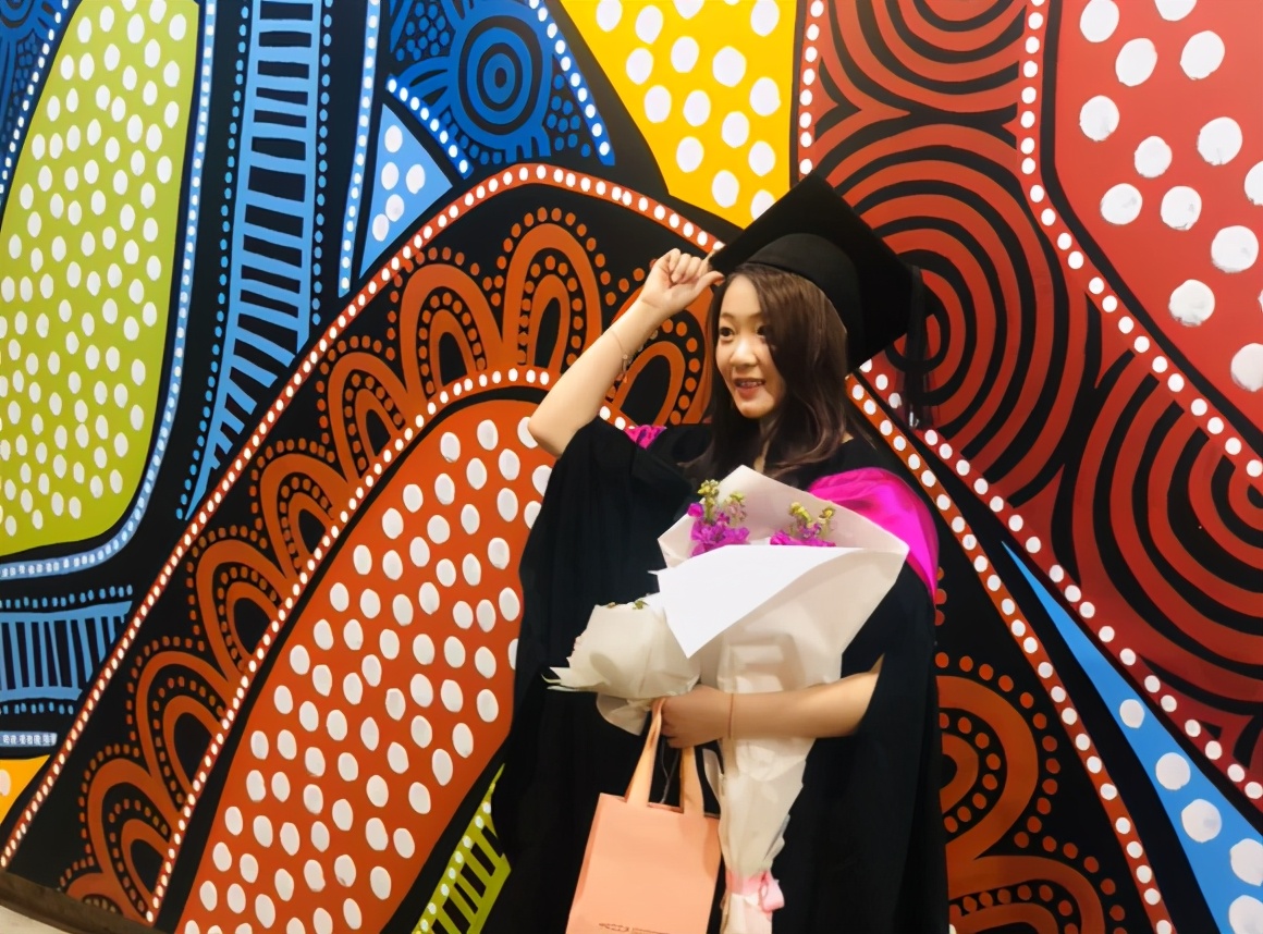 6岁出道10岁时一夜成名,6岁出道红极一时