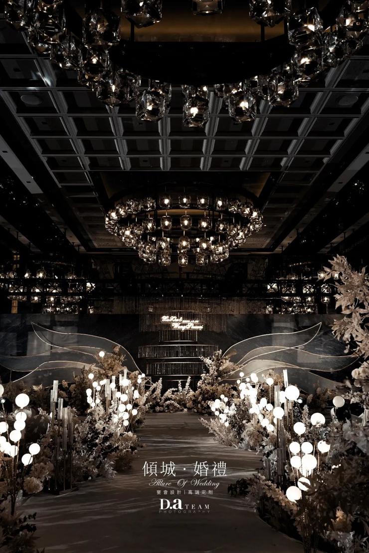 香槟色主题婚礼大屏幕视频,小饭店香槟色婚礼布置简约