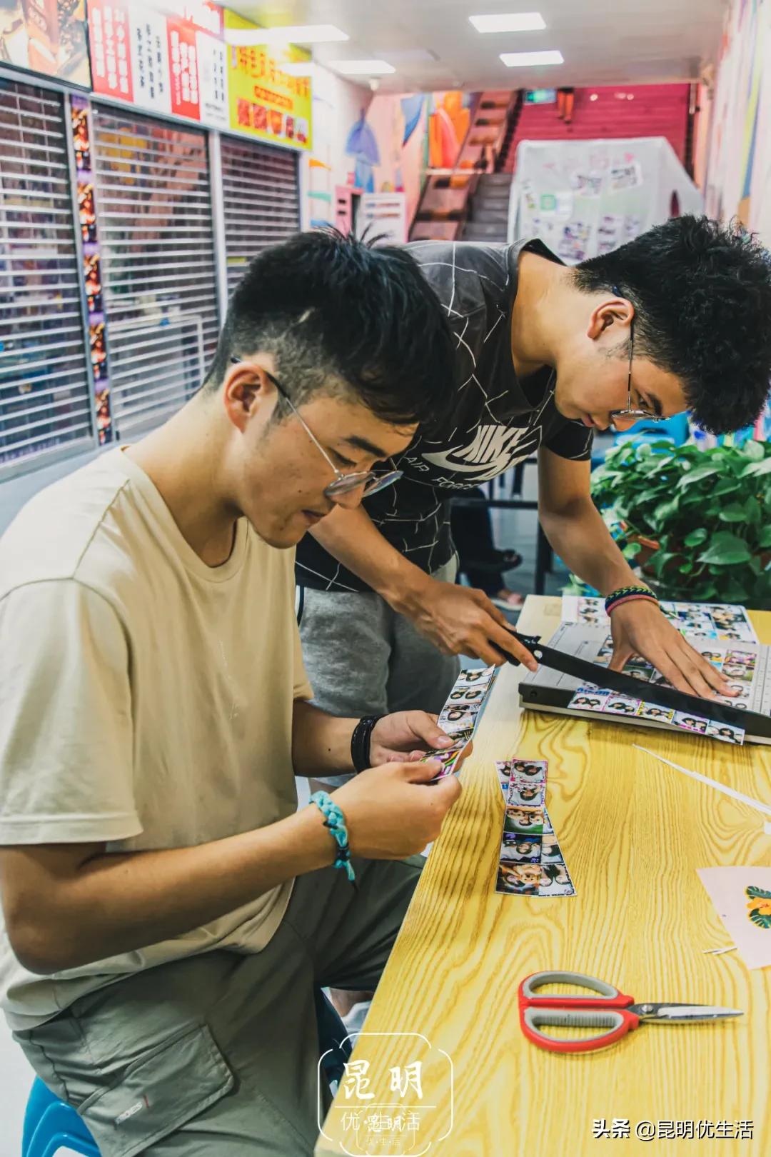 昆明最后一台大头贴机,藏着90后的绝版青春