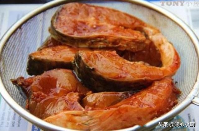 菜市场卖剩下的“死鱼”，都到哪儿去了？鱼贩们的方式，让人佩服