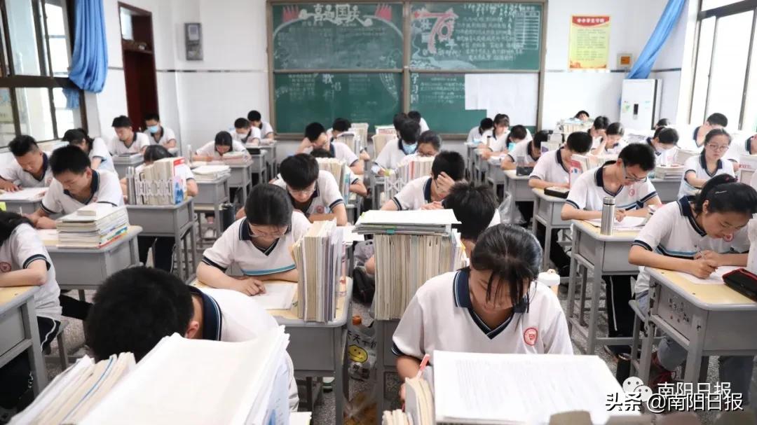 南阳油田第一中学2001级,南阳市油田第一中学评分