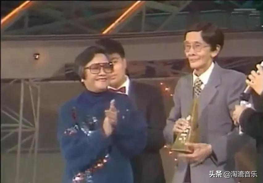 成就几代歌手，一生写下3000多首作品，他的歌你现在还会唱