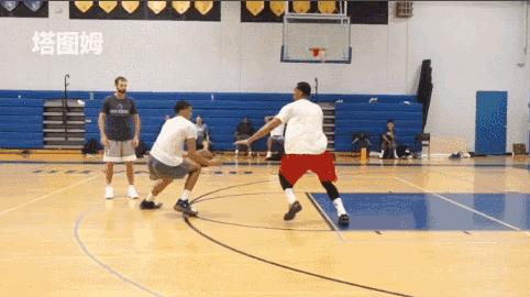 肯巴沃克错失绝杀,肯巴沃克过人招式教学