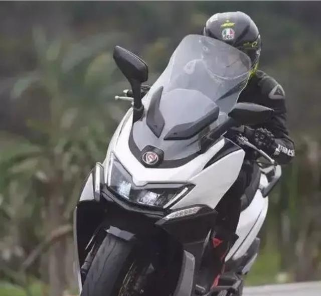 赛科龙rt3和光阳赛艇250怎么选,赛科龙rt3睿途250