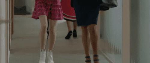 无知还是傲慢？美国土锤妞在巴黎镀金，教教法国人怎么做网红营销