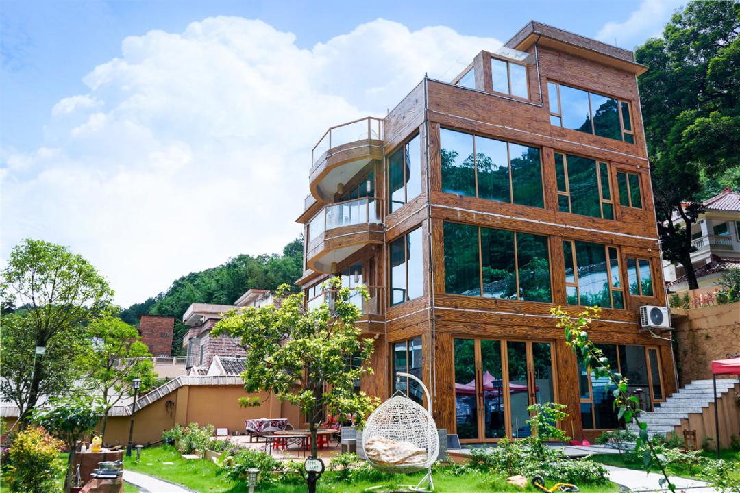 这5家海景民宿躺在床上就能看海,极有格调的纯白泳池民宿