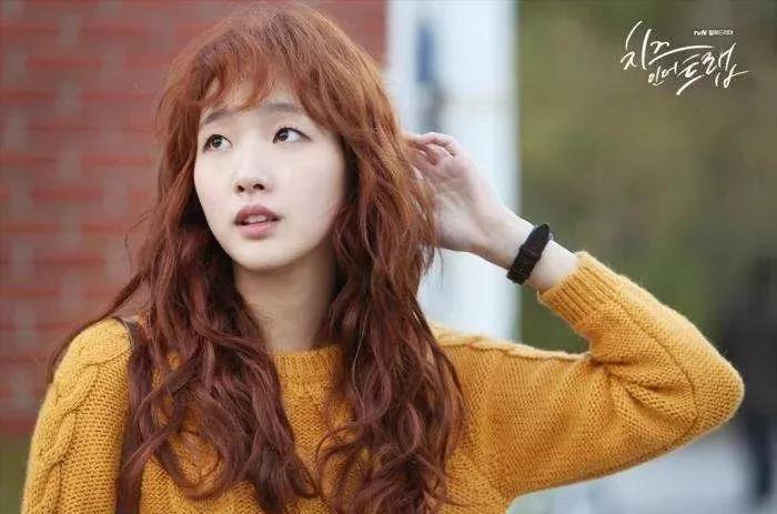 判断适合空气刘海还是漫画刘海,漫画刘海空气刘海哪个好看