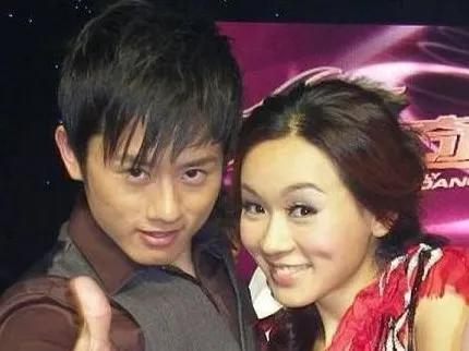 被拆家门抵债，为初恋写书？“拼命三娘”谢娜忘不了的苦甜往事