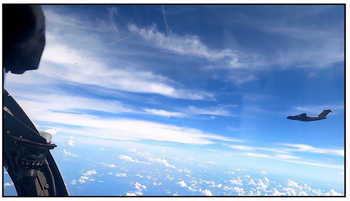 习惯就好！中国空军16架运输机横穿整个南海演练，不只是警告美国