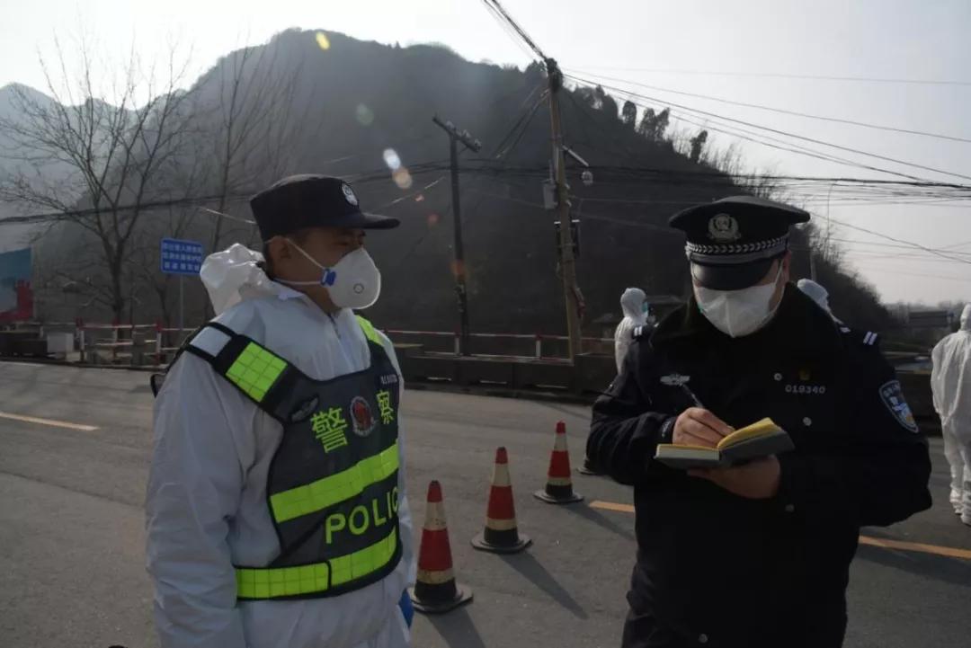 抗击疫情西安公安在行动,青春战疫情活力在基层