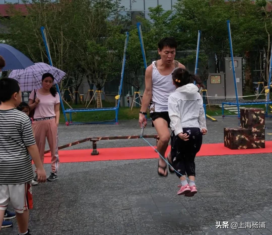 红色亲子运动会项目,幼儿园红色主题亲子运动会