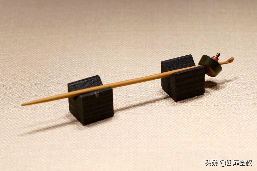 日本江户时代上层社会的冠饰风格,18世纪日本江户盛行配饰