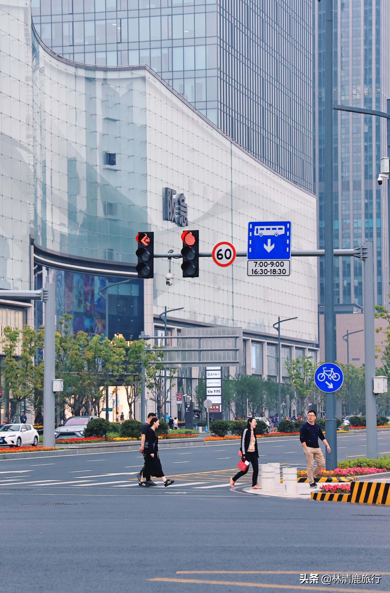 宁波比较高档的商场,宁波的大型购物商场叫什么名字