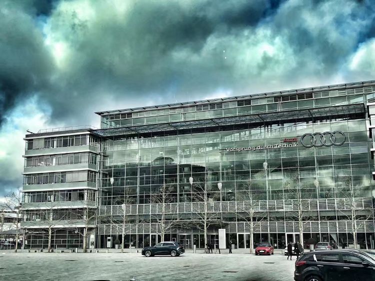 汉诺威音乐和戏剧学院少年天才班,汉诺威音乐和戏剧学院钢琴系主任