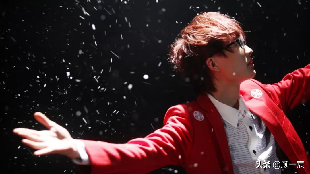 华语乐坛不得不说的音乐鬼才许嵩,许嵩最开始是网络歌手