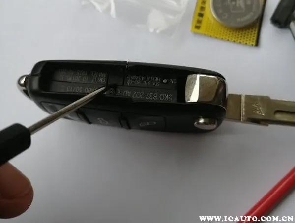 迈腾b8车钥匙更换电池,迈腾b8钥匙更换电池