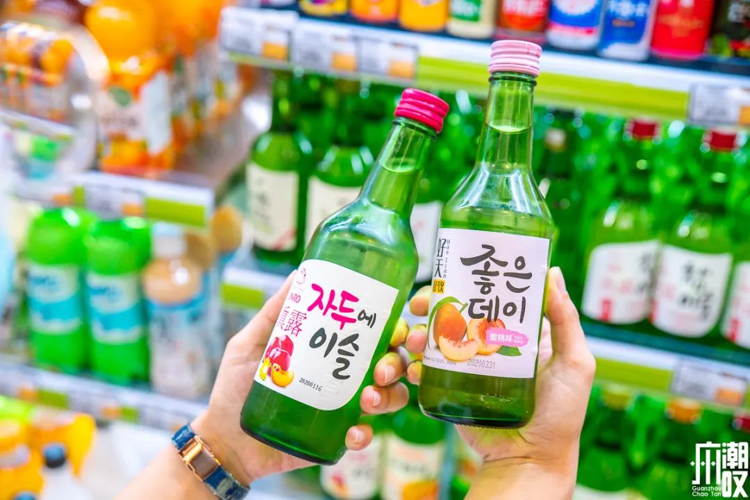 从韩国回来在超市买东西,从韩国进口商品