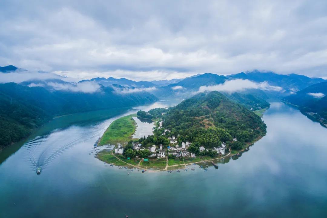 榛勫北鍑屼簯璁茶瘽瑙嗛,榛勫北甯傚涔﹁鍑屼簯