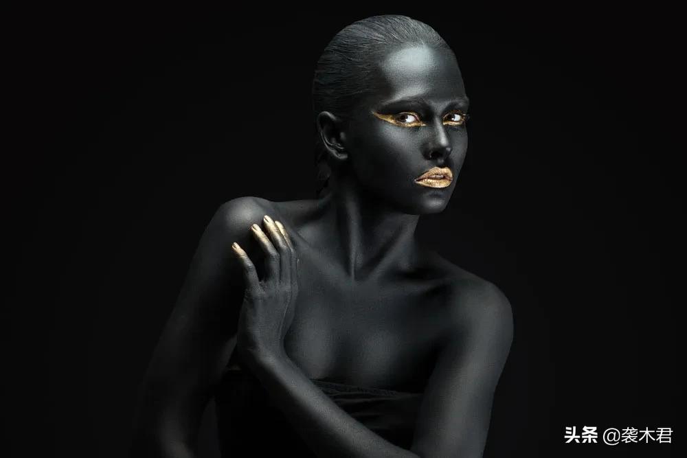 黄黑皮的男生穿什么颜色的衣服,夏天黄黑皮男生美式穿搭短裤