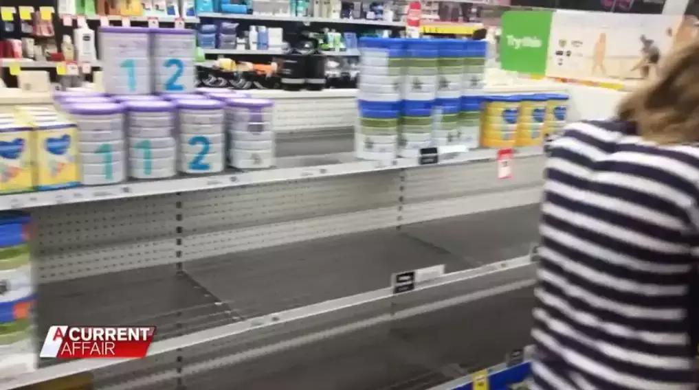 澳洲超市送货车直接开进华人仓库送奶粉！澳媒却依旧甩锅代购？