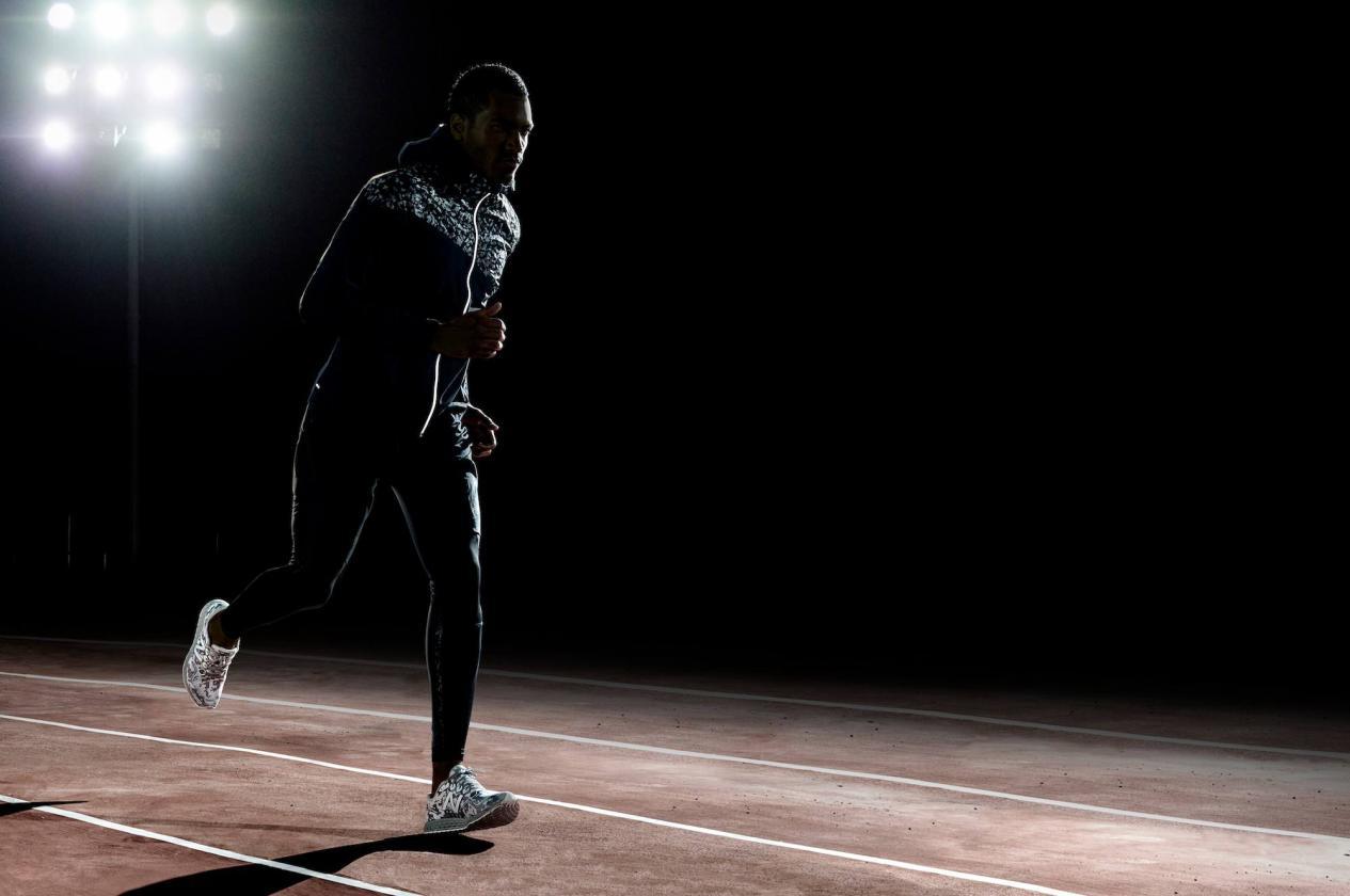 这是一款夜跑族，一定需要的，跑步耳机