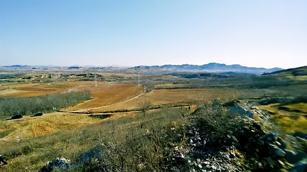 胡奇才突遭敌机轰炸,不怒反喜:我军赢定了