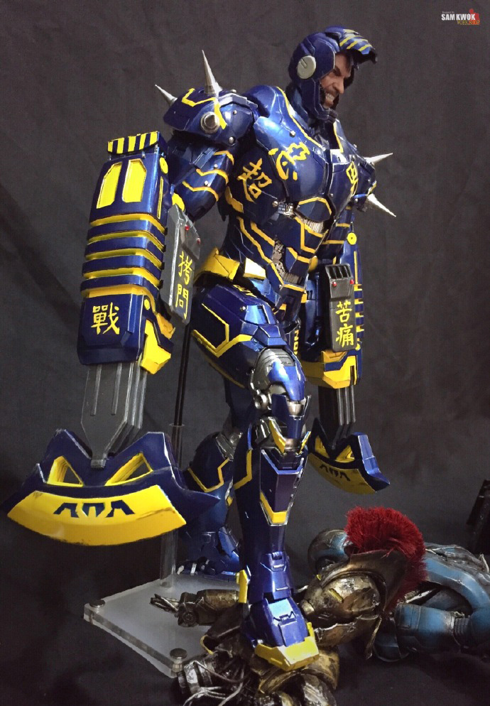 托尼史塔克《铁甲钢拳》吵闹小子钢铁侠盔甲