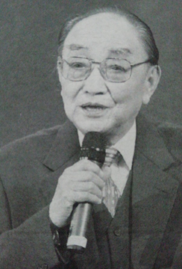 姐姐带弟弟入行，最终都成沪剧名家，曾在台上演母子