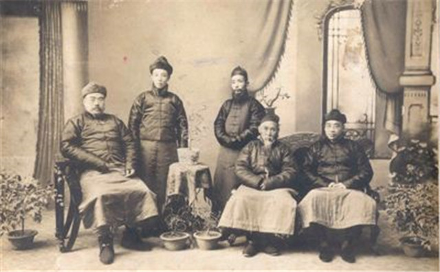 中医泰斗萧龙友诊袁世凯尿毒症，袁克定不信坚持西医，后悔不当初