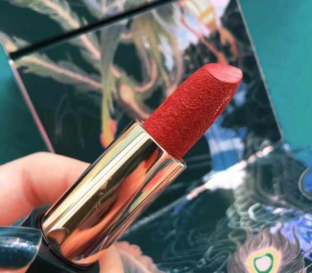 mac口红和花西子是什么档次的品牌,mac好还是花西子口红好