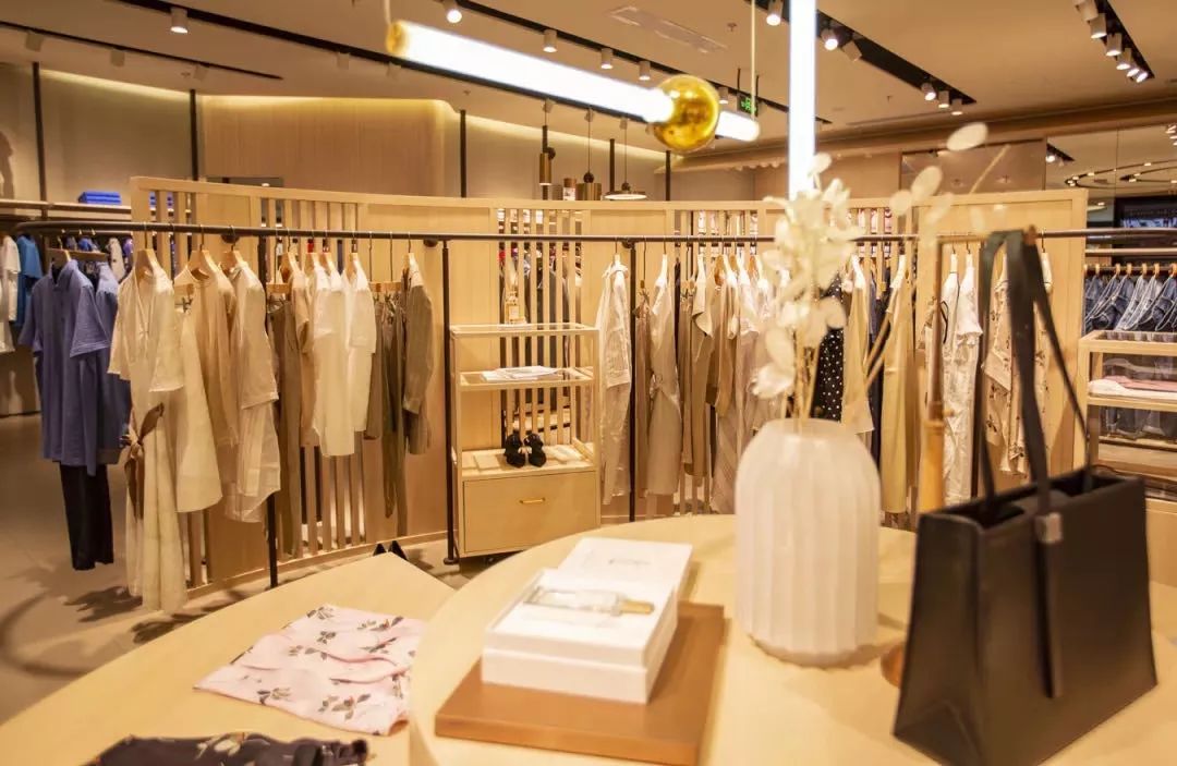 雅戈尔2021年服装业务收入,雅戈尔服装营业额