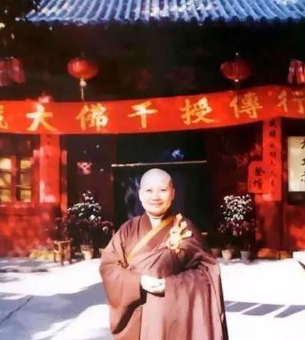 李娜当红时期选择出家,李娜是为了爱情才出家的吗