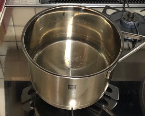 真正的龟苓膏有没有龟壳,龟苓膏里真的有龟吗