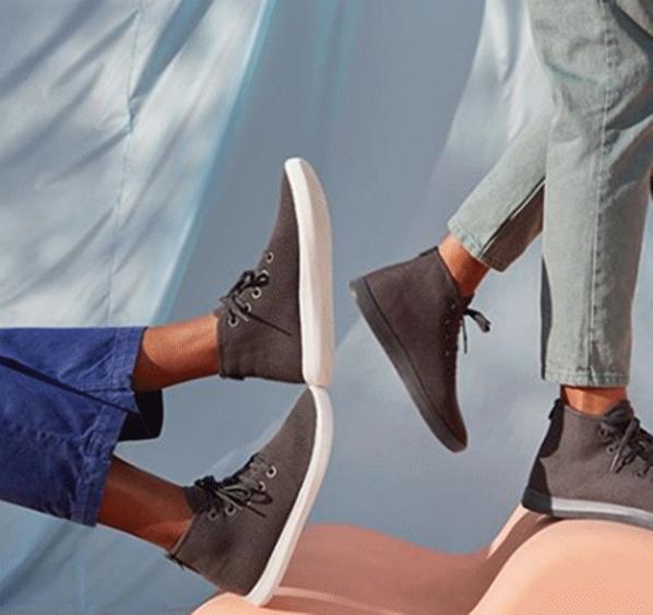 “网红鞋”众筹起家，2年估值14亿美元，耐克、阿迪都坐不住了